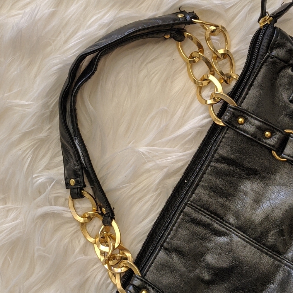 Black handbag with gold chain detail - Picture 5 of 5